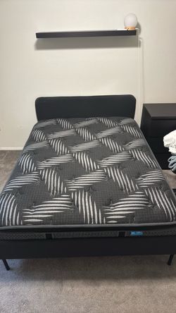Full size mattress and bedframe