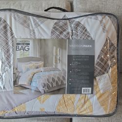 Queen Size Comforter Set AND XL WEIGHTED Blanket