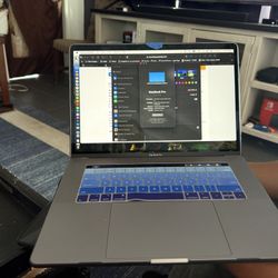 Apple MacBook Pro 15" 2018 i7-8750H @ 2.20GHz 16GB 256GB SSD