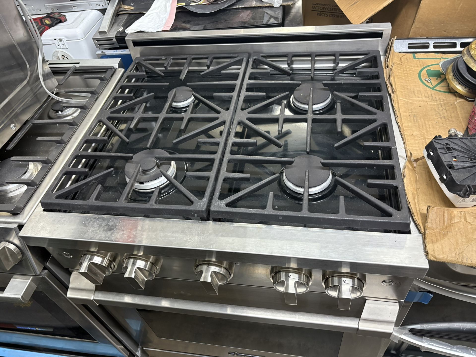 Dacor Slide 30” Wide 4 Burners Single Gas Oven Stainless Steel