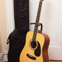 Mitchell MD100S Solid Top Acoustic Guitar & Gigbag