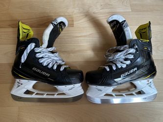 Bauer Supreme M4 Hockey Skates (Junior) + Blade Covers – Almost New