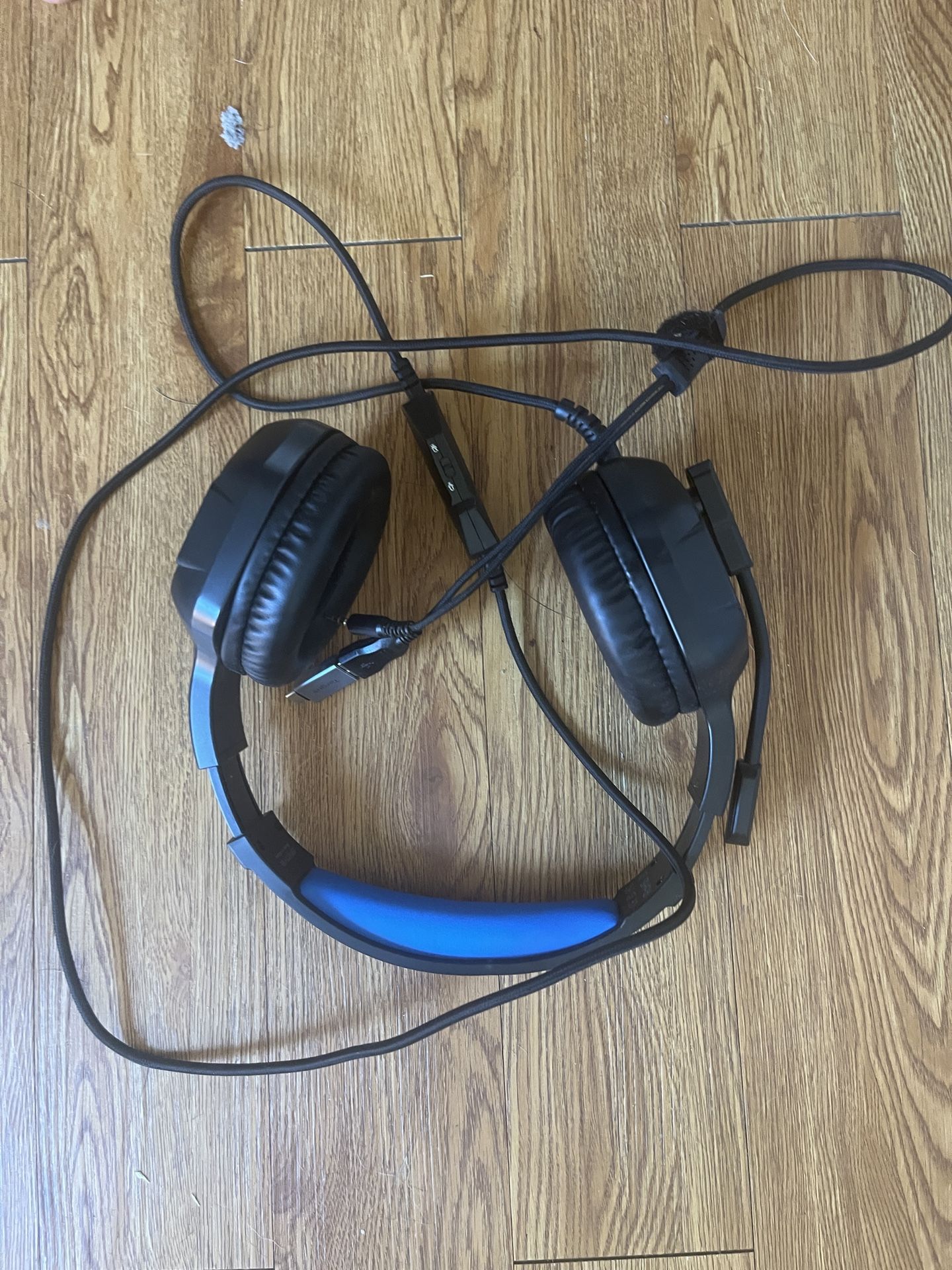 gaming headphones