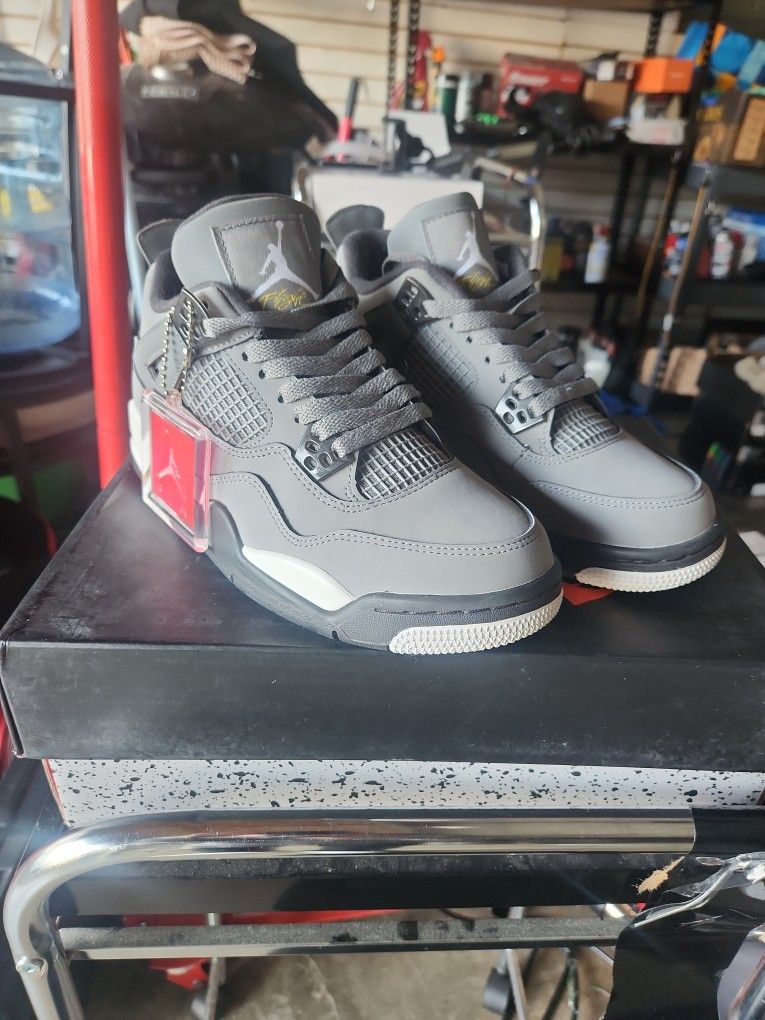Retro Cool Grey Jordan 4
