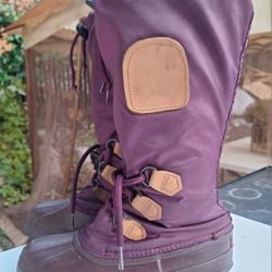 Nice Pair Of Womens Purple Plum Sorel Snow Lions size 7