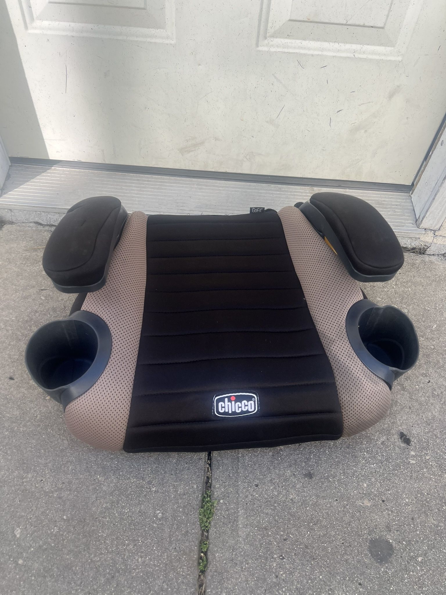 CHICCO BOOSTER SEAT