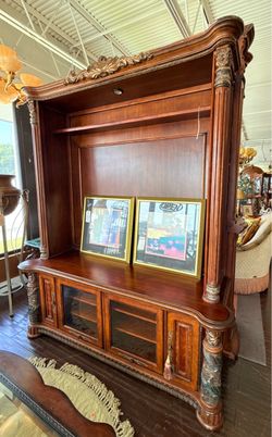 AICO By Michael Amini VILLA VALENCIA Tv Entertainment Center