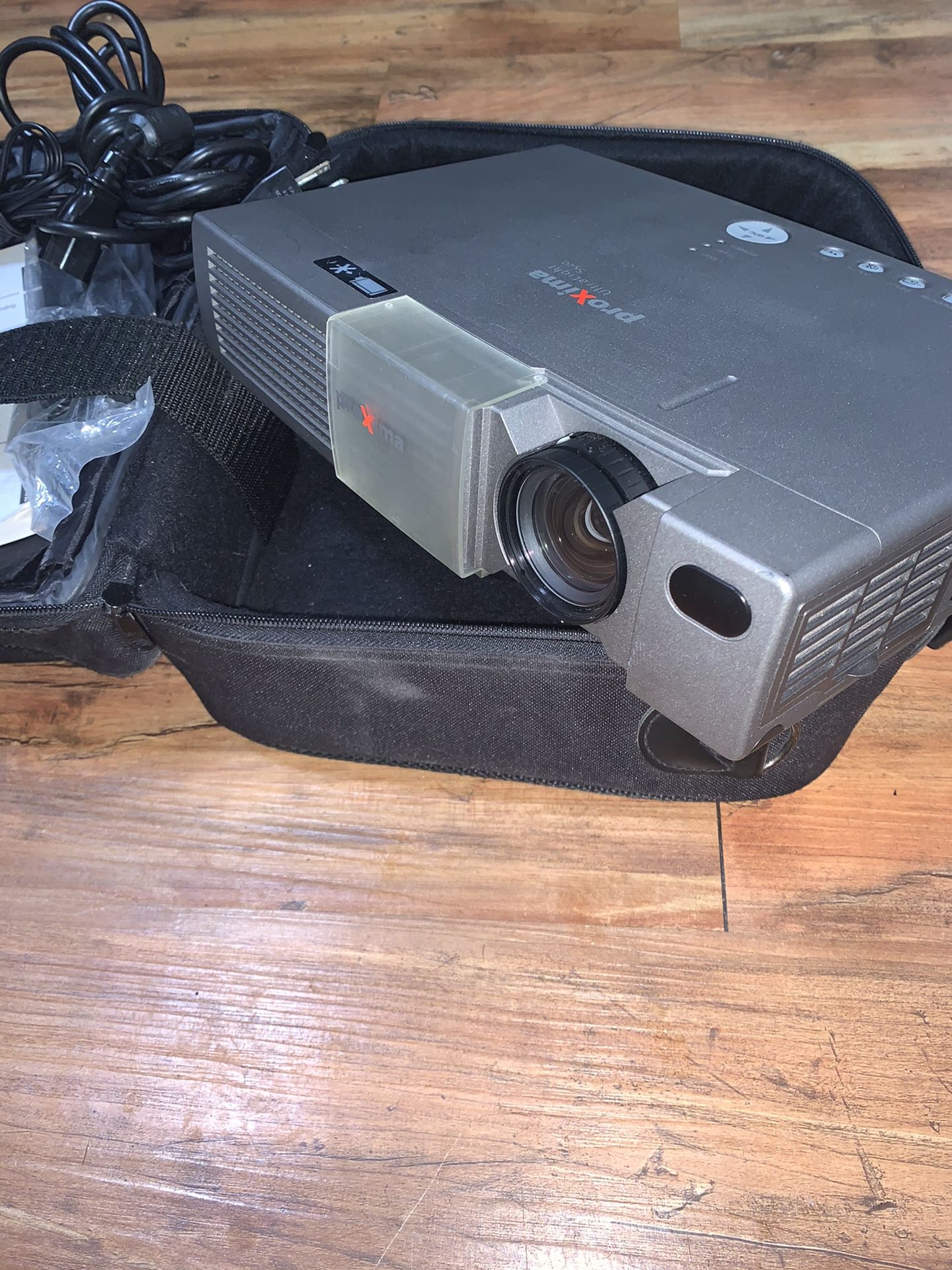 .Proxima UltraLight S520 Projector (Perfect Condition )