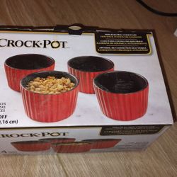 Salad Plates/ Crock Pot 