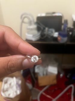Diamond engagement ring