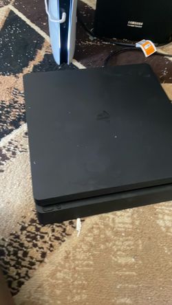 PS4 slim /playstation 4