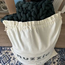 Nuzzie Ice-Knit Weighted Blanket 22lbs