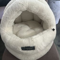 Nandog White Plush Cat /Dog Bed