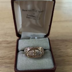 Black Hills Gold Ring with Leaves