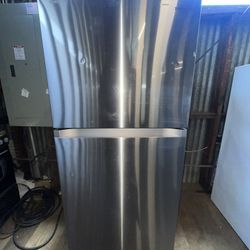 30” Samsung Top Mount Freezer 