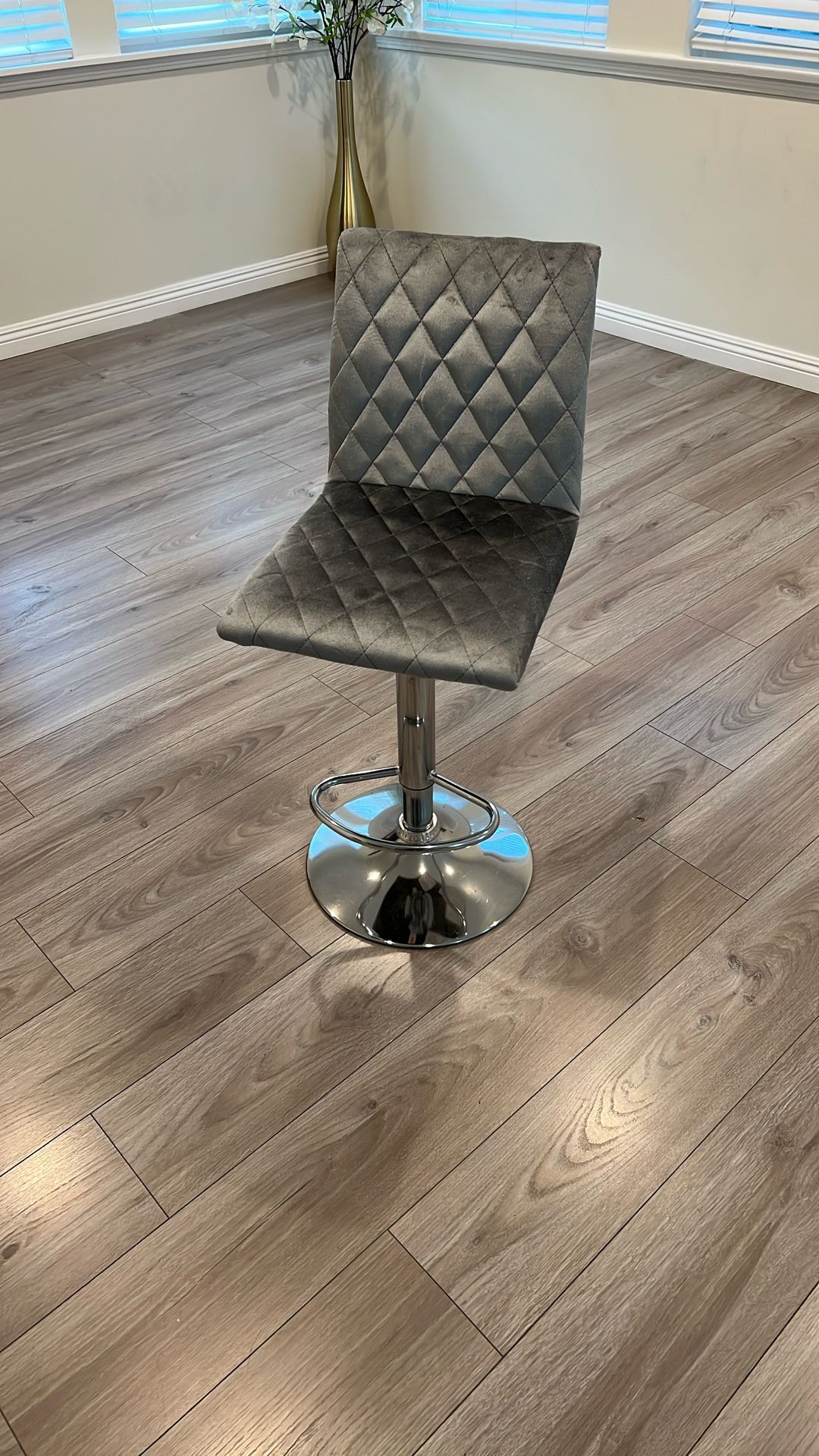 Gray Diamond-Stitch Bar Stool / Counter Chair