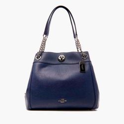 New COACH Turnlock Edie Shoulder Bag dark navy. Blue. With free gift.