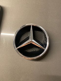 Mercedes grille logo emblem