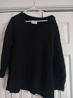 Free Black sweater  - Large