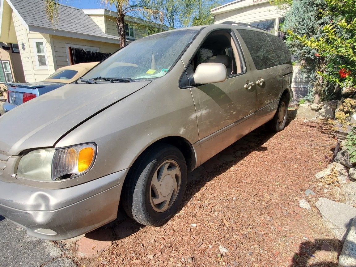 2003 Toyota Sienna