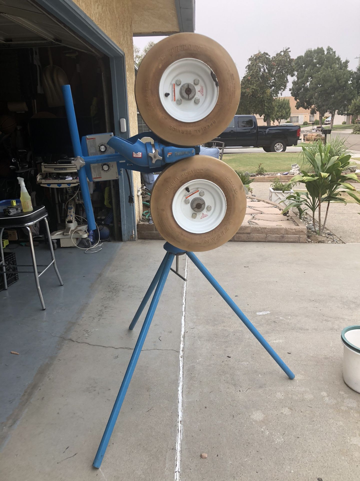 Juggs Pitching Machine