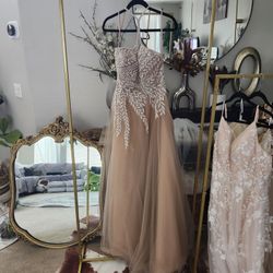 New Champagne Gown XL