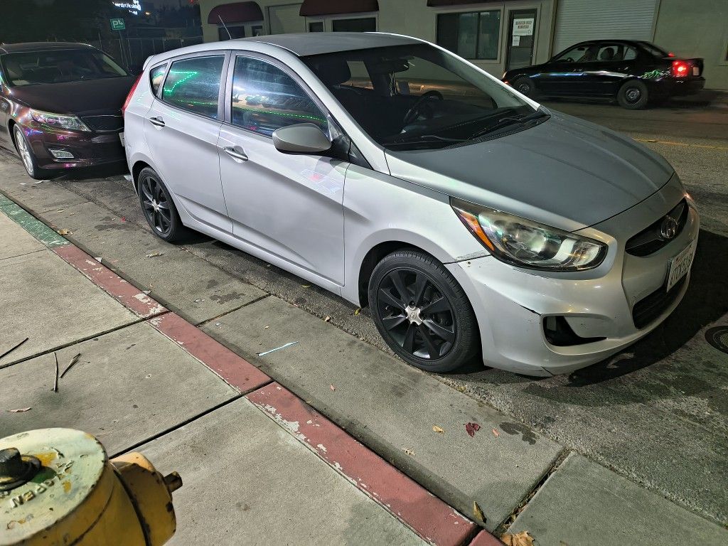 2014 Hyundai Accent 6speed Stick Runs Great Pink In Hand Runs Great 140xxx Miles