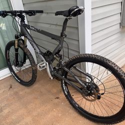 Mountain Bike Cube Como  XC Small Frame 