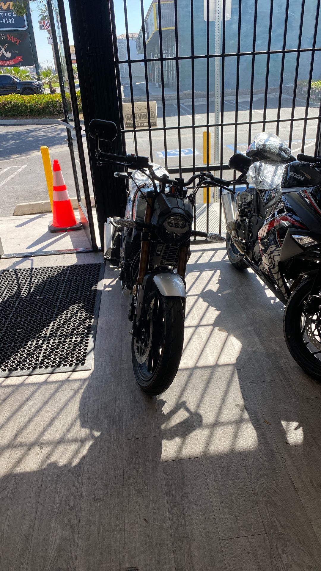 Lifan KPM 200CC Motorcycle Fuel Injected 6 Speed