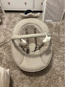 momcozy baby swing