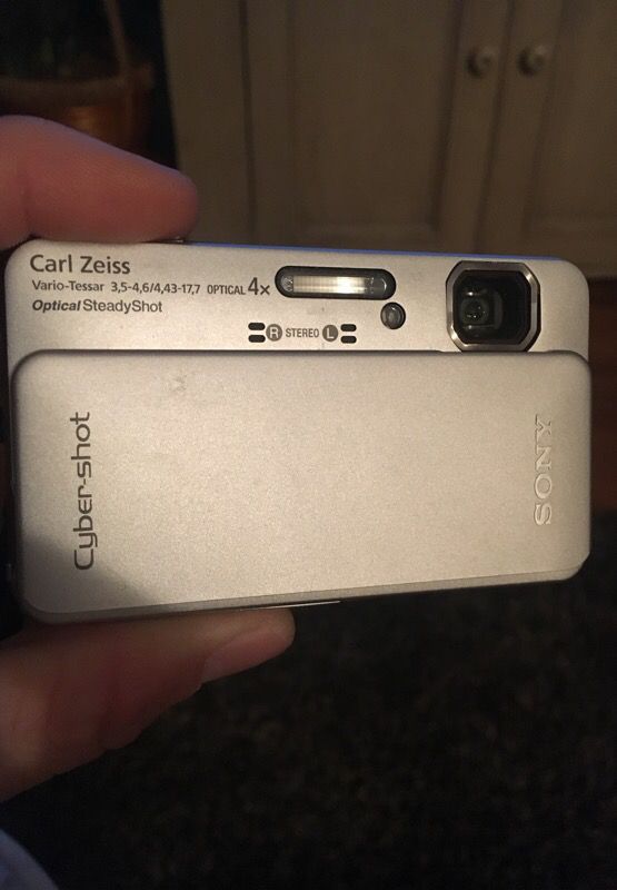 Sony Cyber-shot Carl Zeiss film camera