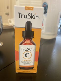 True skin Vitamin C Facial Serum.