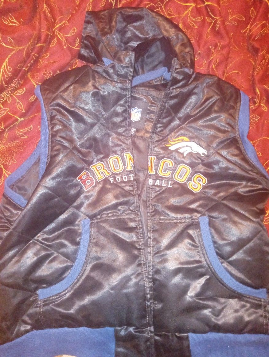 Denver Broncos Hooded Sweater.
