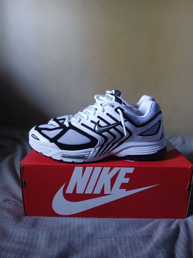 Nike Pegasus 2005 Size 12 New 