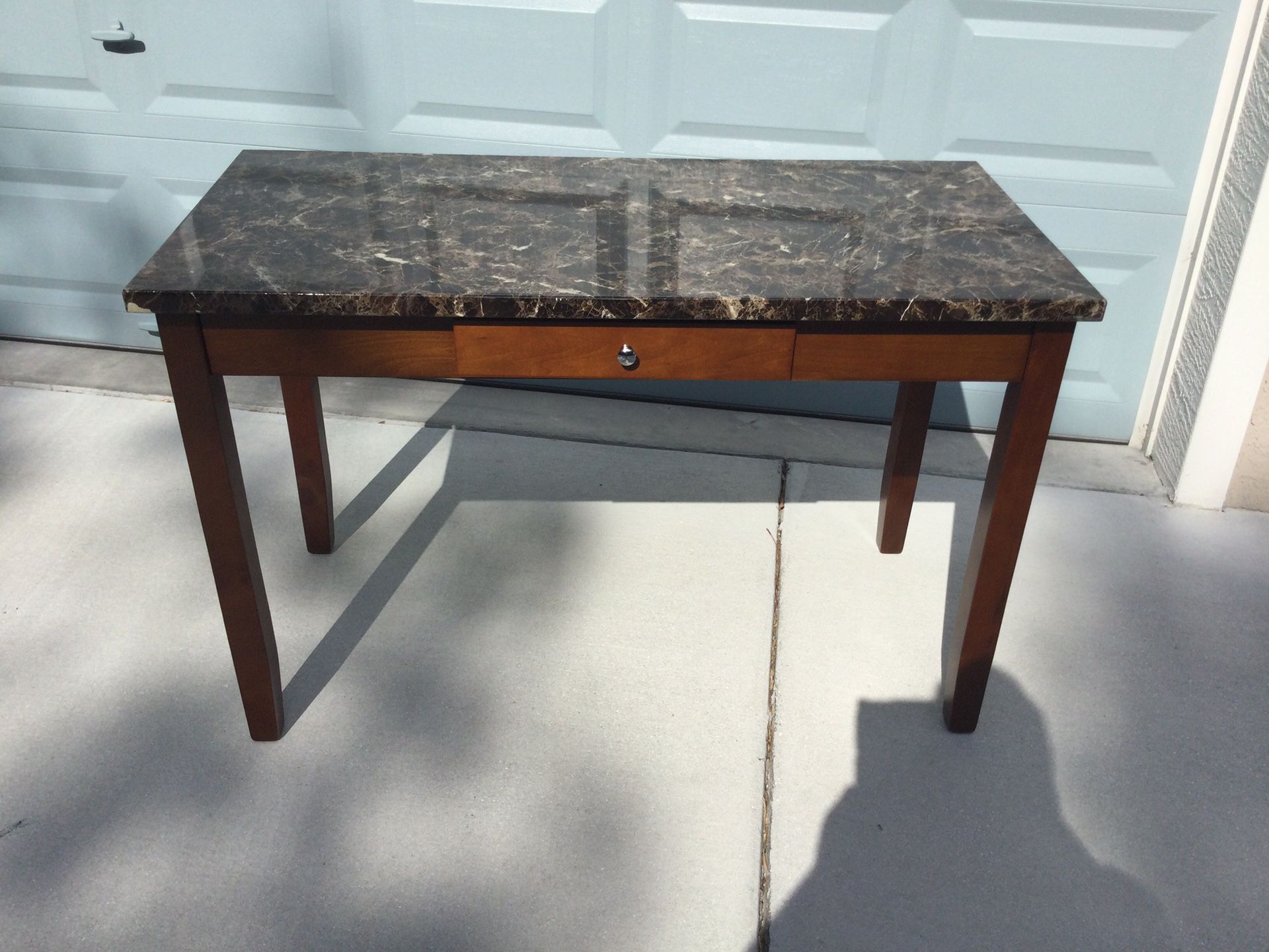 Desk.