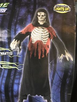Halloween costume Reaper makes sound size medium 8-10