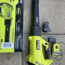 Ryobi ONE+ HP 18V Brushless Whisper Series 130 MPH 450 CFM Cordless Battery Leaf Blower with 4.0 Ah Battery and Charger 