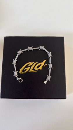 GLD White Gold Barbwire bracelet
