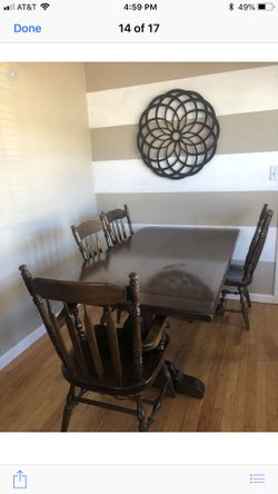 Really nice vintage table. 4 chairs. ETHAN ALLEN table