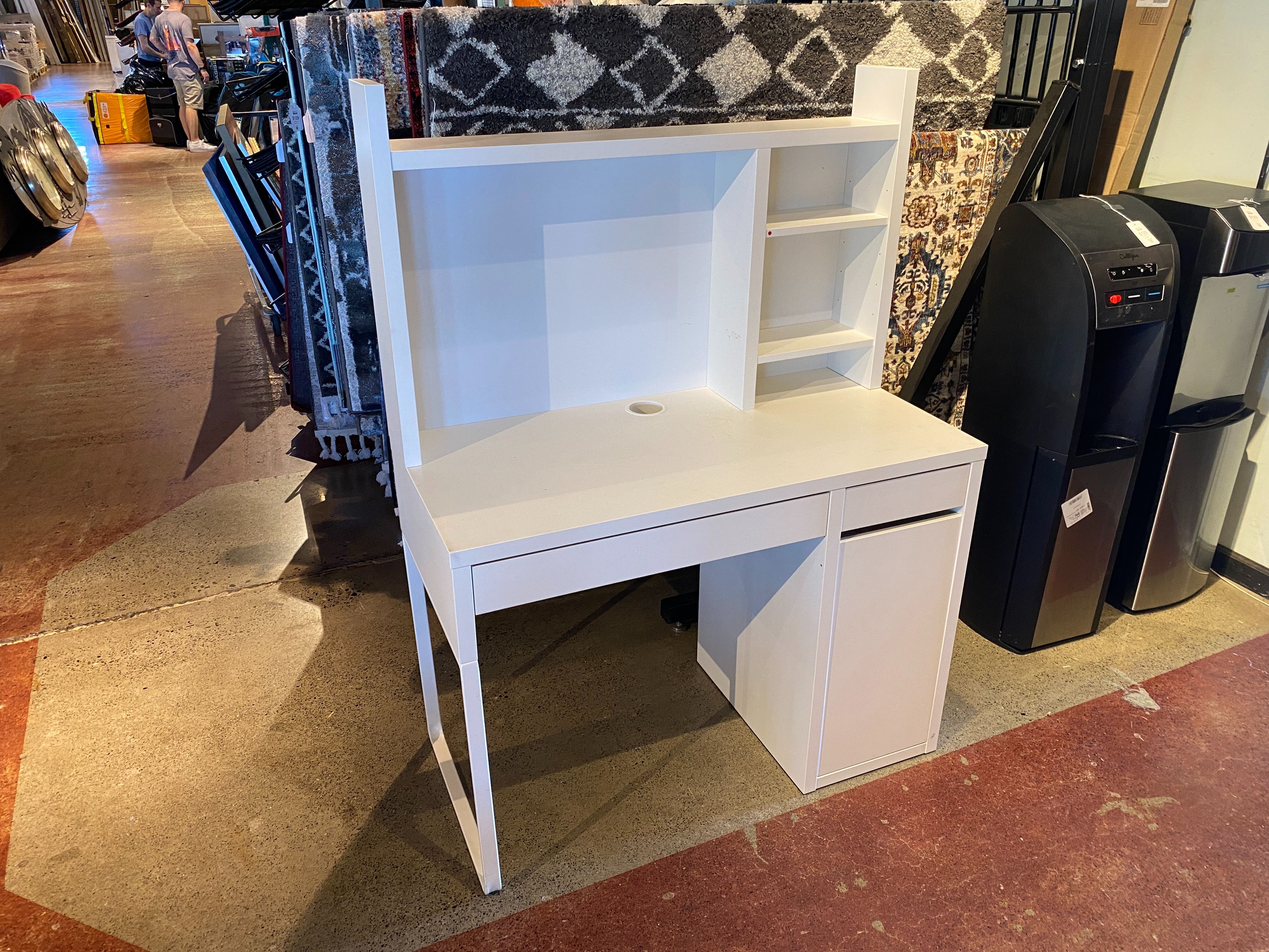 IKEA Micke Desk with Back Organizer – White