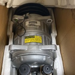 2004 Freightliner  AC Compressor 