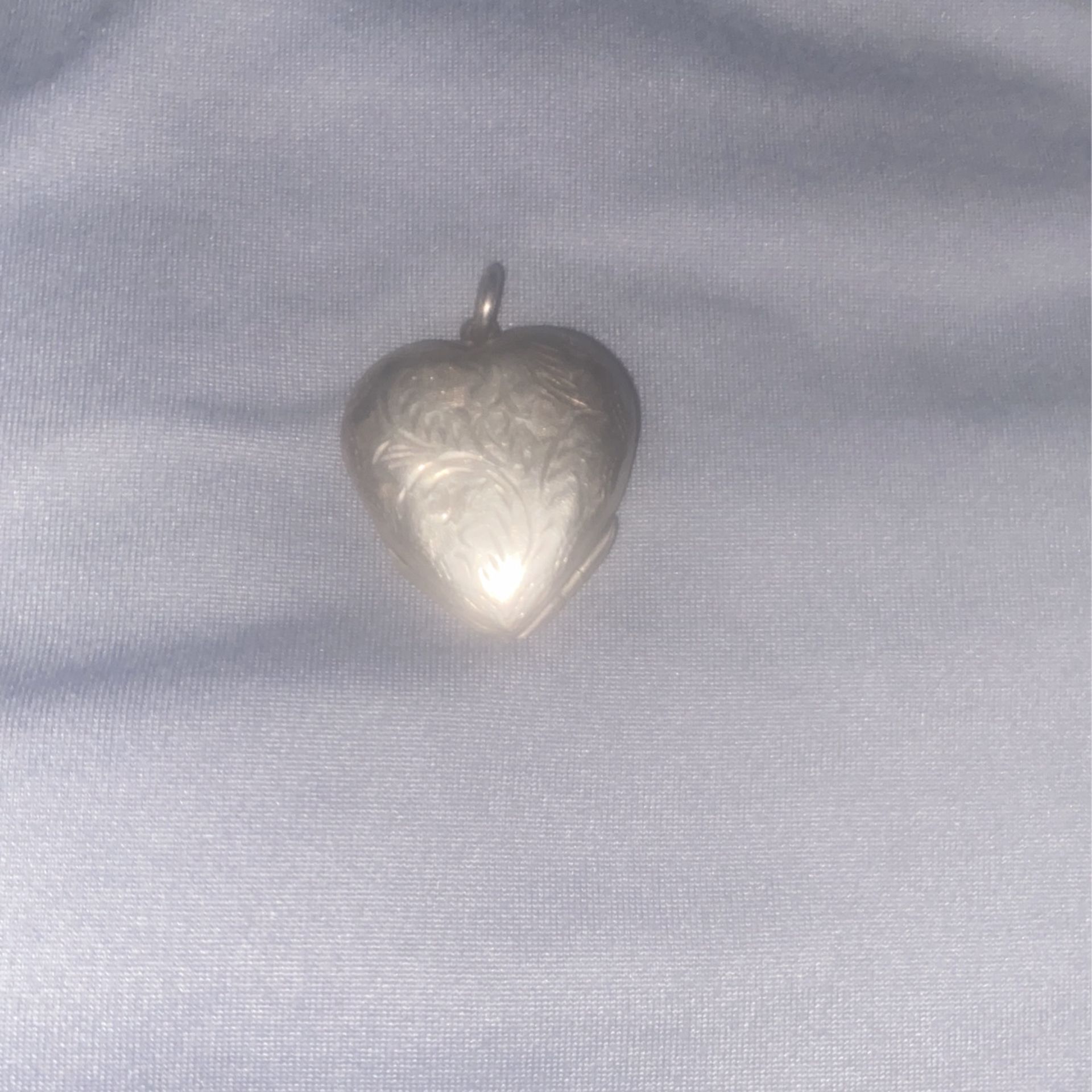 Vintage Sterling Silver Heart Locket Opens Into A Four Leaf Clover