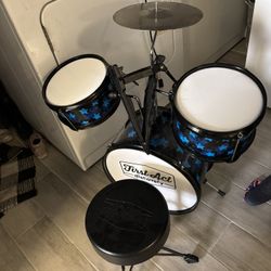 First act drumset
