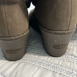 Keen Woman Boots (size8)