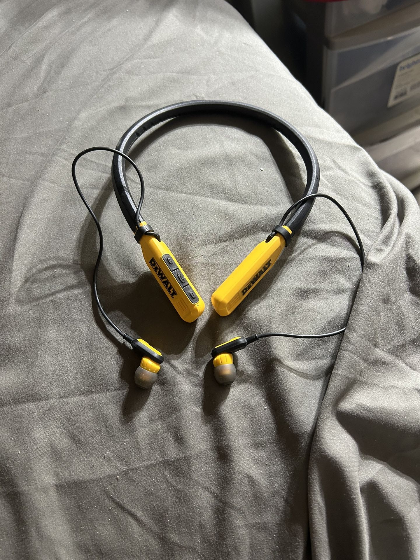 DeWalt Bluetooth Headphones