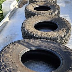 5 37x12.50R18 Nitto, Recon Grapplers.   1700 Obo