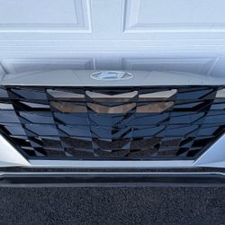 SILVER/GOLD HYUNDAI ELANTRA FRONT BUMPER 2021 2022 2023