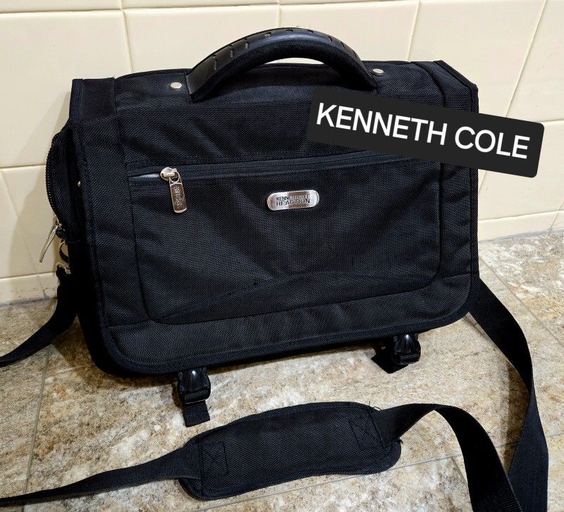 LAPTOP DESIGNER MESSENGER BAG BY KENNETH COLE REACTION