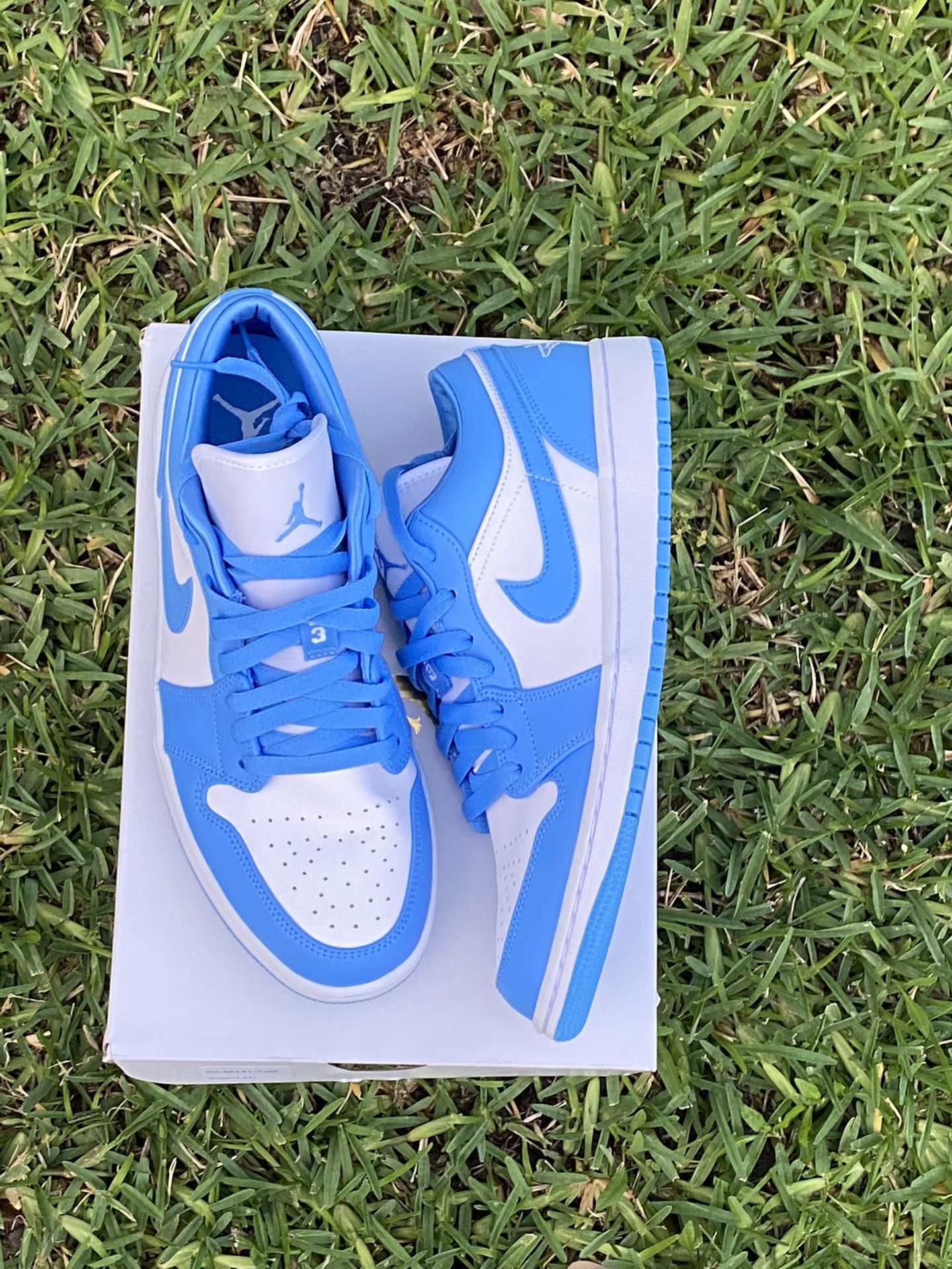 Jordan 1 low women’s unc size 11/ men’s 9.5