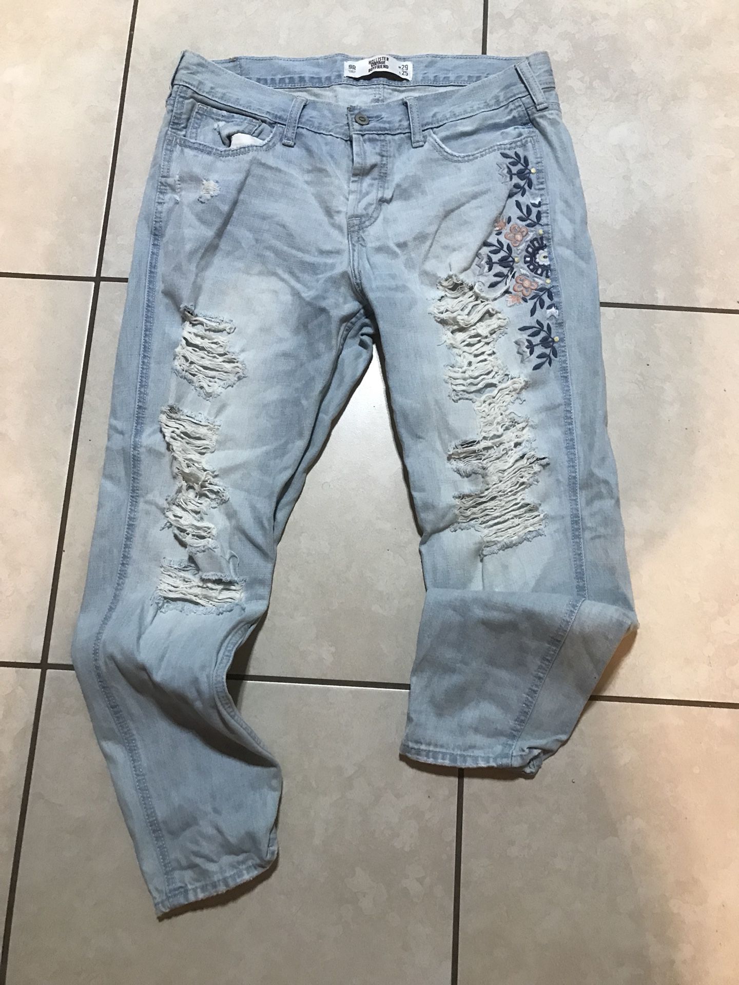 Hollister vintage boyfriend jeans sz 9 distressed